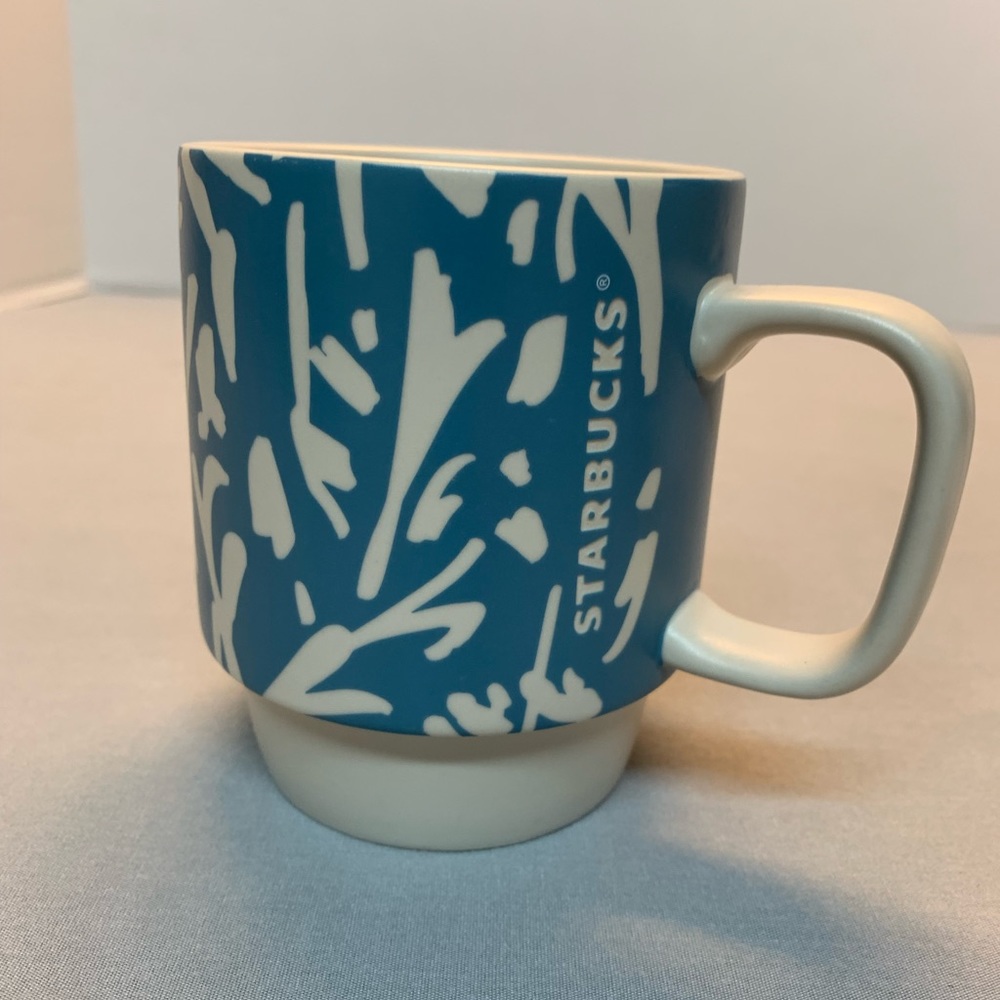 Starbucks 12 Oz stackable mug, blue and white floral